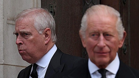 Andrés, de hijo predilecto de Isabel II a lastre para la monarquía