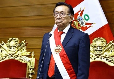 Perú elige al marxista Balcázar como su octavo presidente en diez años