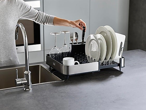 Estos escurridores de platos marcarán la diferencia en tu cocina: compactos, elegantes y practicos