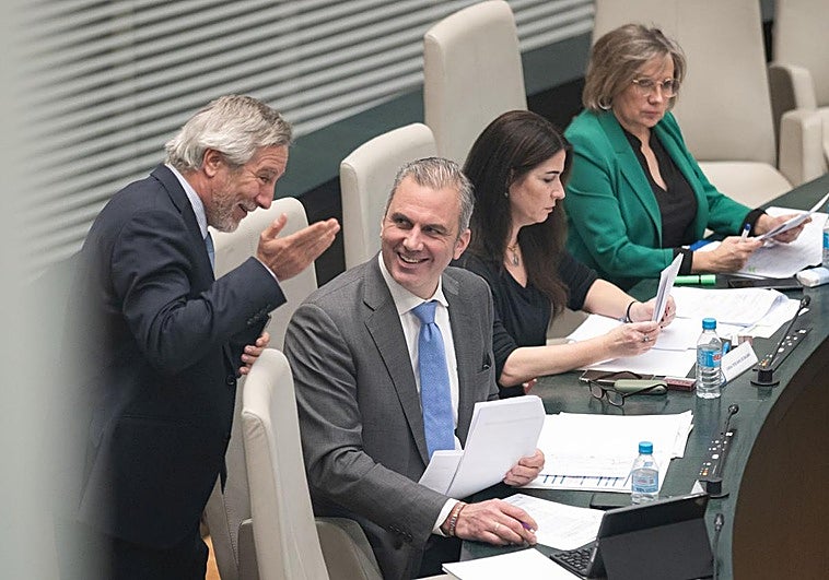 Vox suspende al afiliado número uno del partido por carné, afín a Ortega Smith