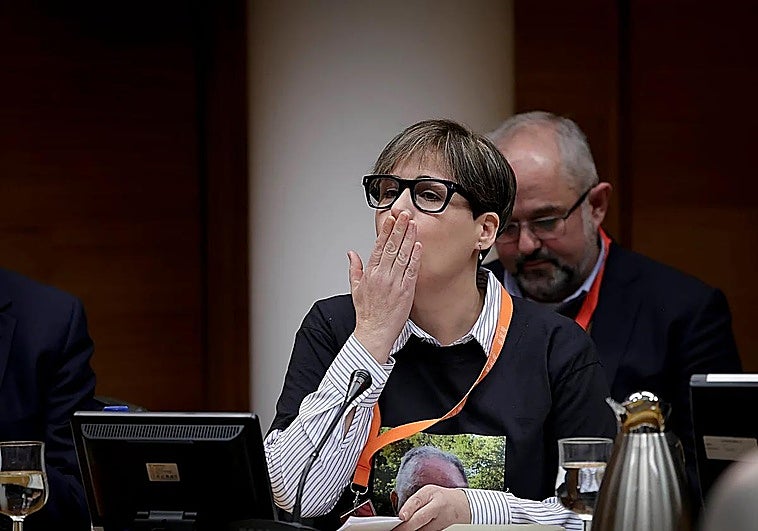 «Las familias seguimos llorando lágrimas de barro», recuerda la hija de un fallecido por la dana en Valencia