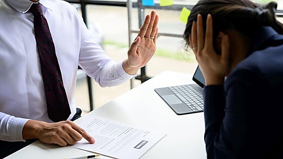 ¿Me pueden despedir por mentir en el currículum?