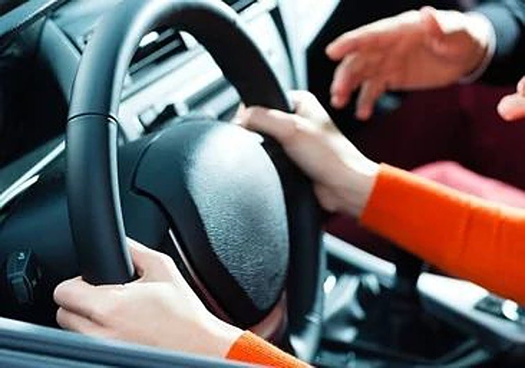 Cinco hábitos que te convierten en un conductor peligroso