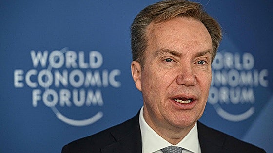 Dimite el presidente del Foro de Davos por sus vínculos con Epstein