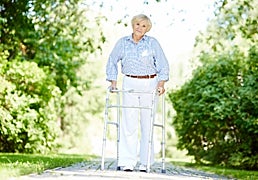 Los mejores andadores para ancianos para moverse con seguridad y comodidad
