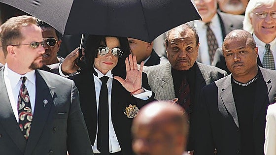 Cuatro hermanos demandan a los herederos de Michael Jackson por presunto abuso sexual de la estrella del pop