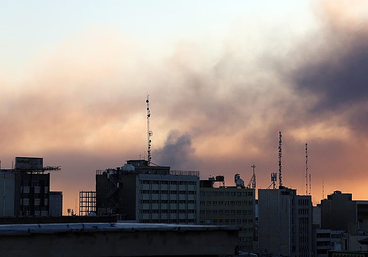 Israel golpea los núcleos de poder iraní para demostrar que el régimen «se ha acabado»