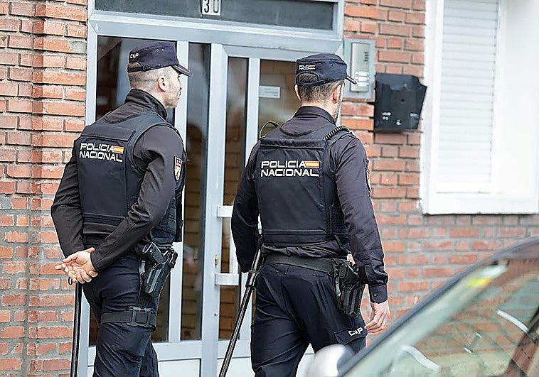 Pega a la camarera de un bar y termina sangrando en el suelo al ser agredido por cuatro personas en Valladolid