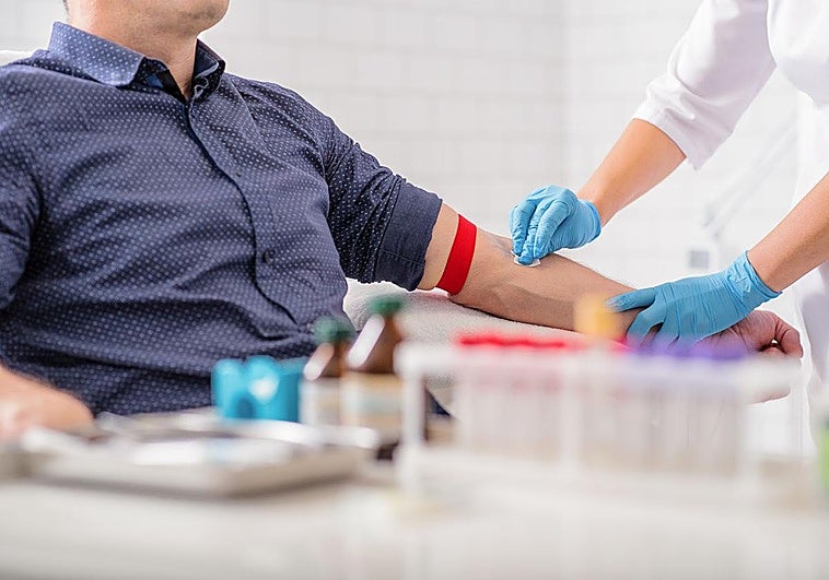 Puedes donar sangre con la regla, pero ojo si vas al dentista