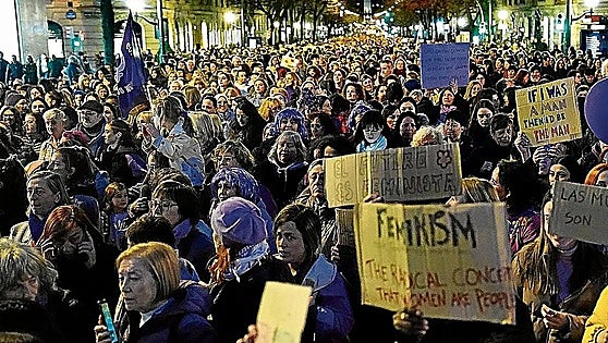 Denuncian a cinco jóvenes en Vizcaya por difundir un vídeo sexual de una menor