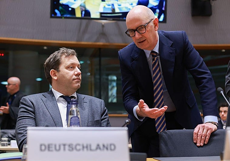 Francia asegura que el G7 aún no recurrirá a la liberación de sus reservas conjuntas de petróleo