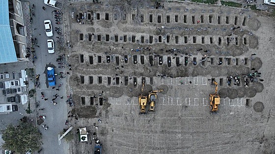 Las caras de las escolares muertas en el primer día de bombardeos en Irán