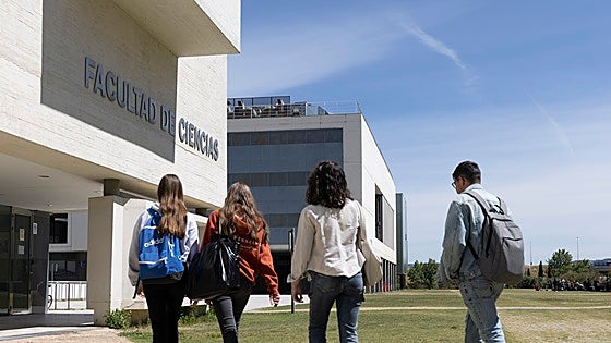 Los universitarios recibirán una parte de la beca aunque no se matriculen de todo el curso