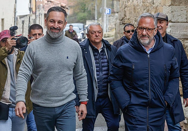 Abascal desprecia la ronda de contactos: «Ni vamos a descolgar el teléfono»