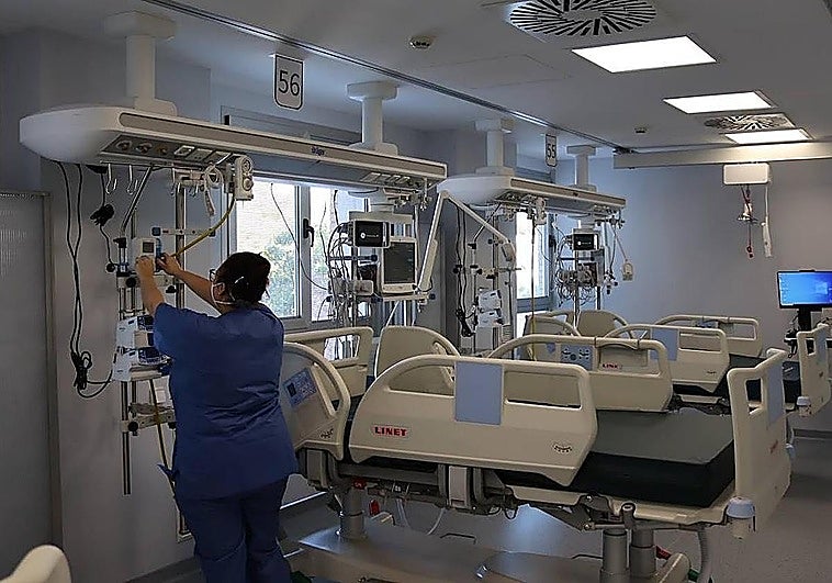 La familia del hombre al que dejaron un cuchillo incrustado en el cráneo en Málaga: «A su madre le dio un infarto al verlo»