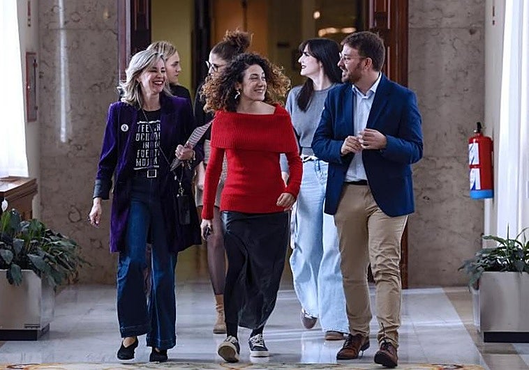 Sumar registra una batería de preguntas para forzar al Gobierno a pronunciarse por su posición ante EE UU