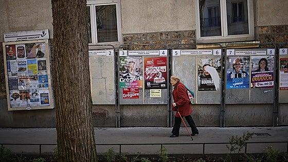 La derecha tradicional confía en arrebatar poder municipal a los socialistas en Francia