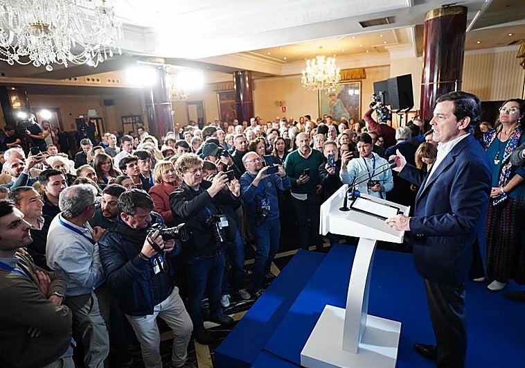 Euforia en Génova por contener a Vox en Castilla y León a la espera de desbloquear Extremadura y Aragón