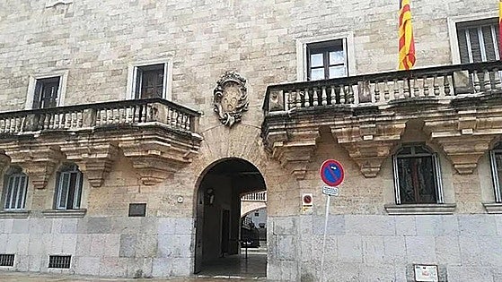 La madre de la bebé arrojada a un contenedor en Mallorca: «La tenía que haber echado al campo»