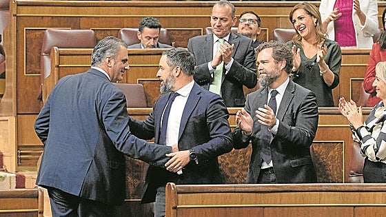 La dirección de Vox descarta convocar el congreso que exigen los «despechados»