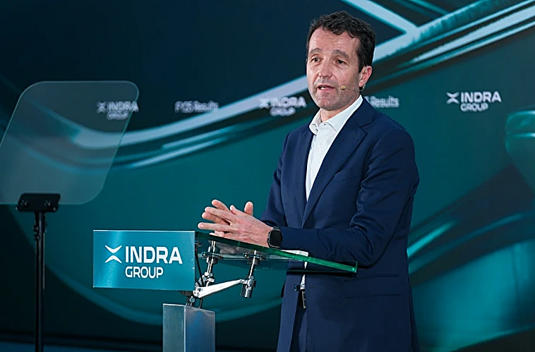 Escribano gana tiempo frente a Moncloa y el consejo de Indra no abordará su cese esta tarde