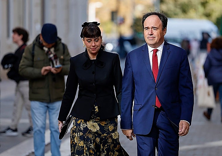La Diputación de Valencia ficha en comisión de servicios a la pareja de Pérez Llorca