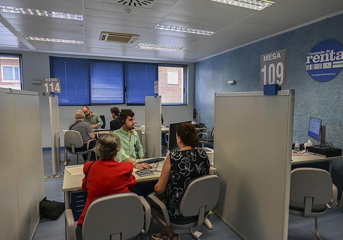 Novedades fiscales 2025: 30 deducciones autonómicas para ahorrar hasta 270 euros extra en la declaración