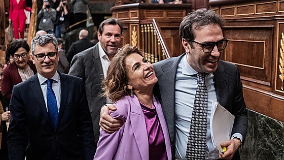 Sánchez cubre la 'auctoritas' de Montero con la solvencia económica de Cuerpo