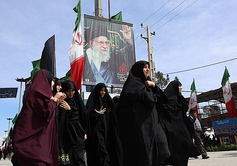 Trump amplía el ultimátum a Irán y se plantea enviar 10.000 soldados más al frente