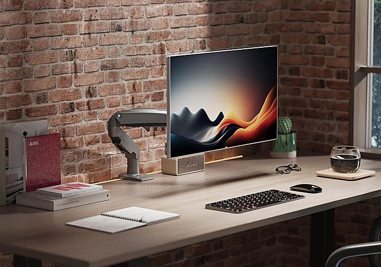 Las mejores bases y brazos regulables para monitor que mejorarán tu postura en el día a día
