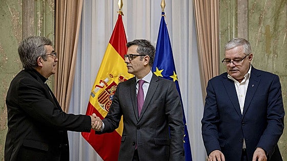 Iglesia, Gobierno y Defensor del Pueblo firman el «protocolo» para reparar a las víctimas de abuso sexual