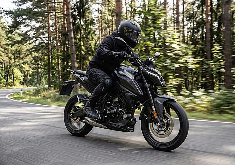 Voge lanza su nueva 125RS, una naked sport rebosante de tecnología