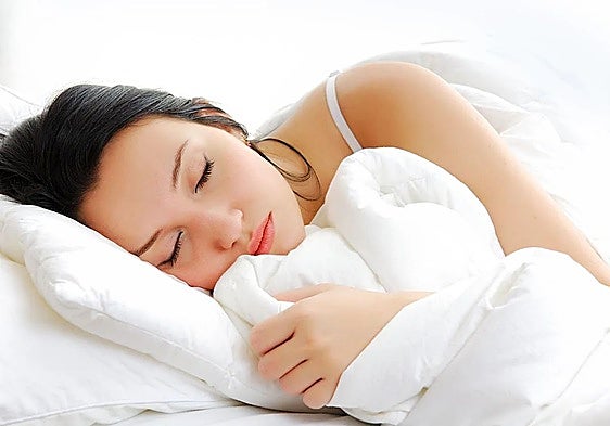 La rebelión de los cansados: por qué el verdadero lujo ya no es viajar, sino lograr dormir 8 horas