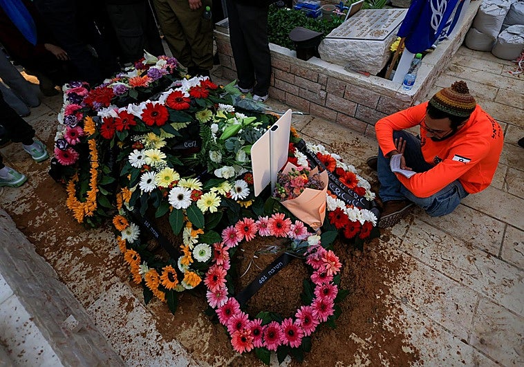 Un ataque iraní alcanza a un petrolero de Kuwait en el puerto de Dubái