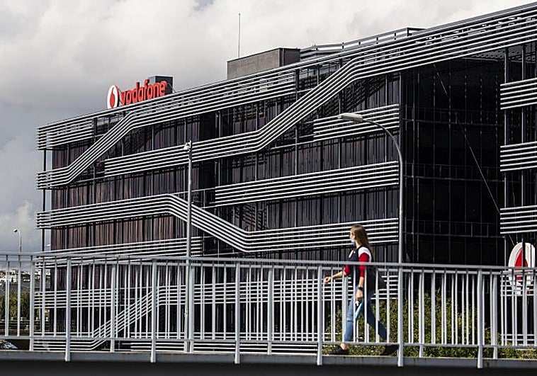 La Justicia ordena a Hacienda devolver 107 millones a MasOrange y Vodafone por el IAE