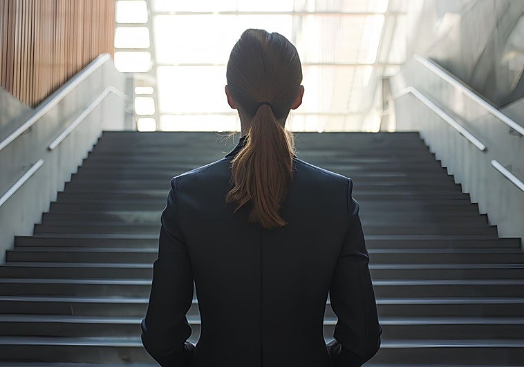 Acantilado de cristal: cómo identificar si ese ascenso que te ofrecen es, en realidad, «un marronazo»