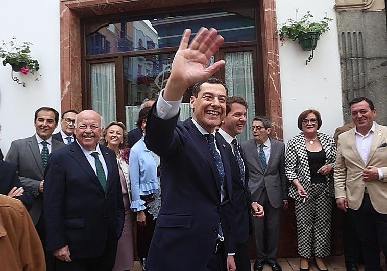 Moreno apela a la 'vía andaluza' para salvar la absoluta y evitarse el «follón» de pactar con Vox