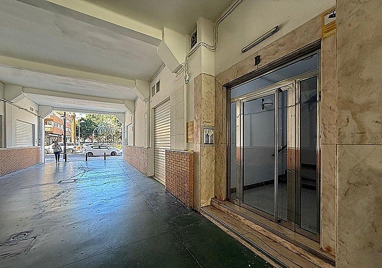 Hallan a un matrimonio muerto en el baño de su piso de Valencia por un escape de gas