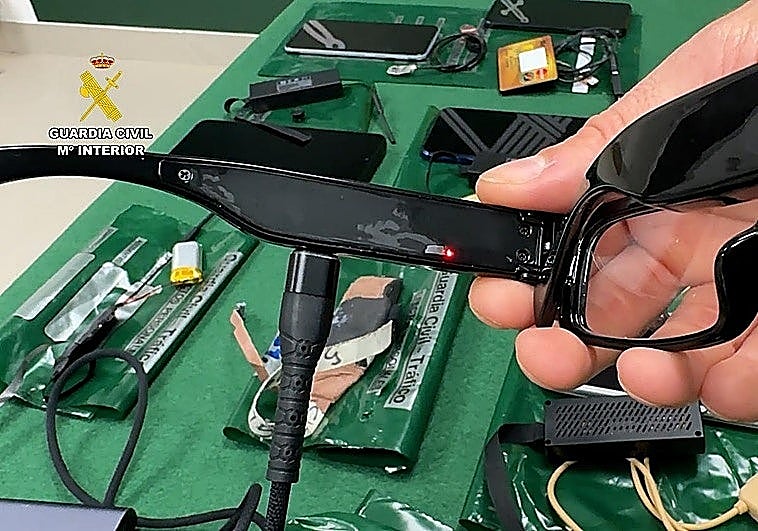 Detectan en varias provincias el uso de 'gafas inteligentes' para copiar en los exámenes de conducir