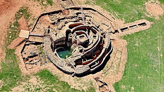 El agua vuelve a aflorar en el pozo más antiguo y profundo de la Península Ibérica