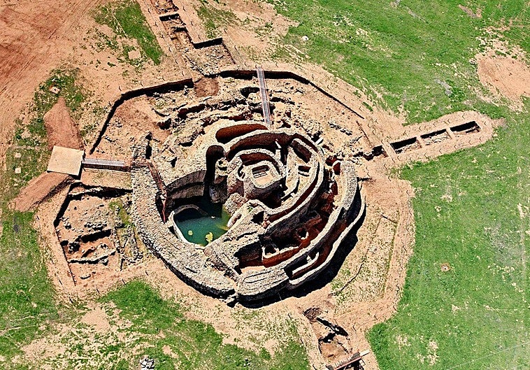 El agua vuelve a aflorar en el pozo más antiguo y profundo de la Península Ibérica
