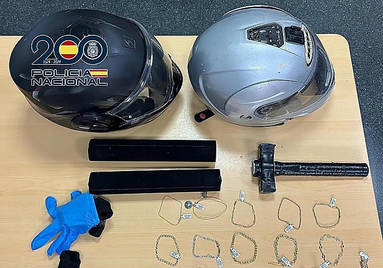 Detienen a dos hombres en un bar de Valencia mientras celebraban el 'éxito' del atraco a una joyería