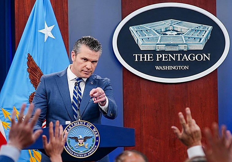 Hegseth amenaza con ataques a la energía de Irán si fracasan las negociaciones