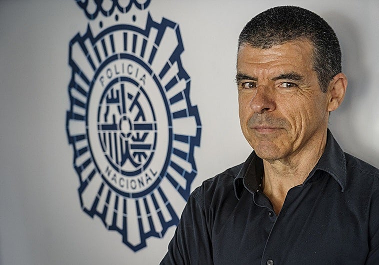 Manuel Marlasca novela «lo incontable» de las pesquisas policiales sobre los casos abiertos