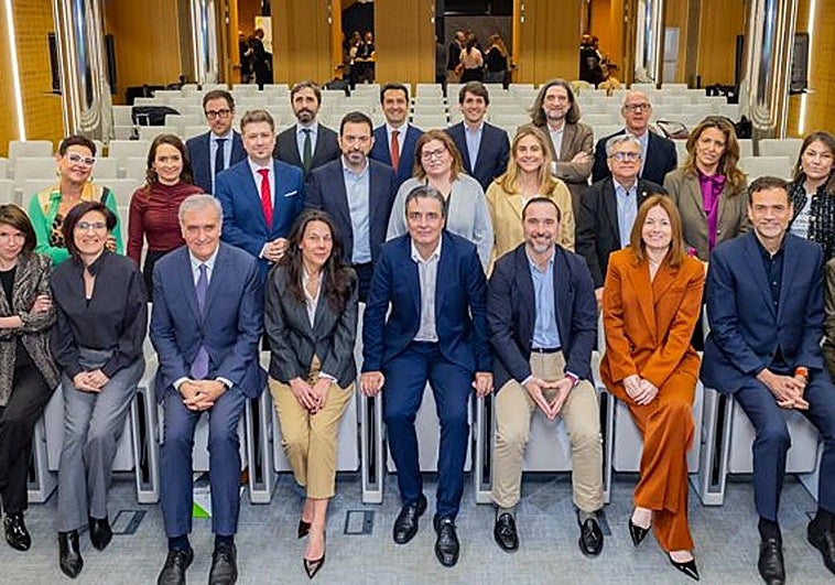 Dircom abre una nueva etapa con Joaquín Mouriz como presidente y Nieves Rey como directora general