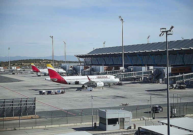 Las aerolíneas comienzan a suspender vuelos en Europa ante el temor por el suministro