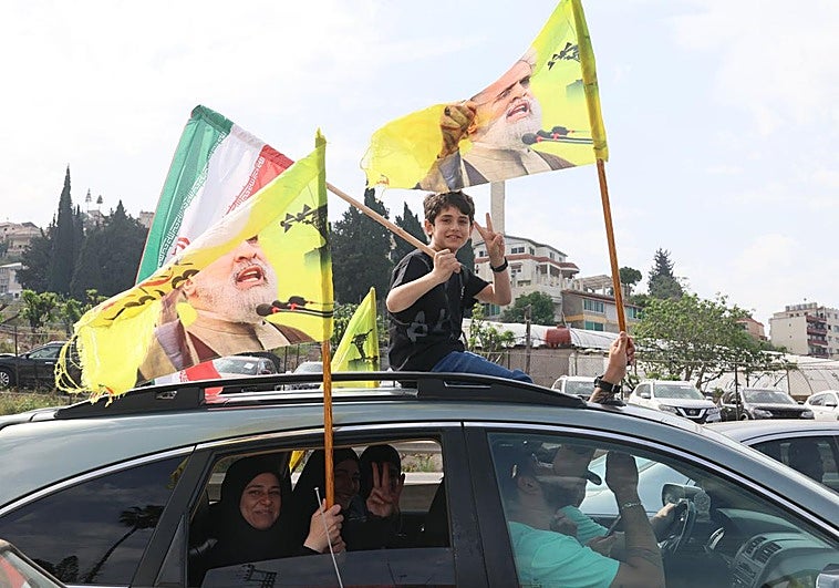 Sigue en directo la última hora de la guerra en Oriente Medio: Irán anuncia la reapertura del estrecho de Ormuz y el petróleo se desploma un 10%