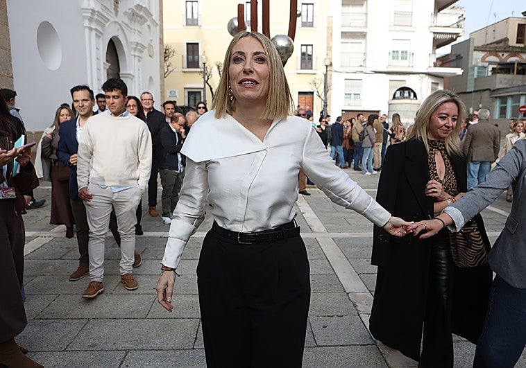 PP y Vox salvan sus líneas rojas en el pacto de Extremadura