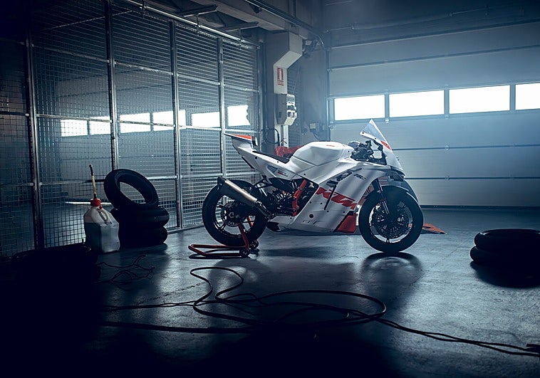 KTM presenta la 990 RC R TRACK, una superdeportiva radical diseñada exclusivamente para circuito