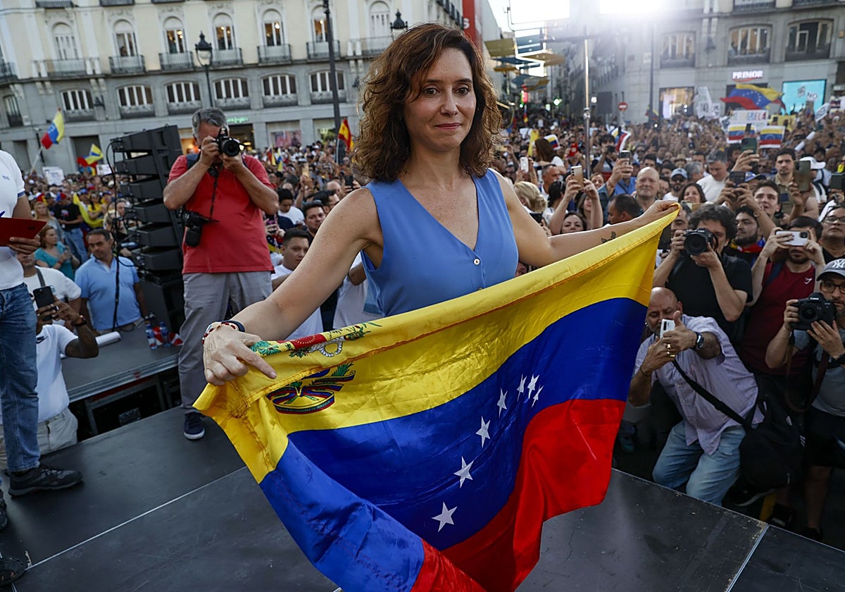 Ayuso blinda el «kilómetro cero de la libertad» con la Medalla de Oro ...